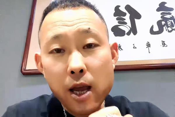 怎么看lv是不是芯片款.