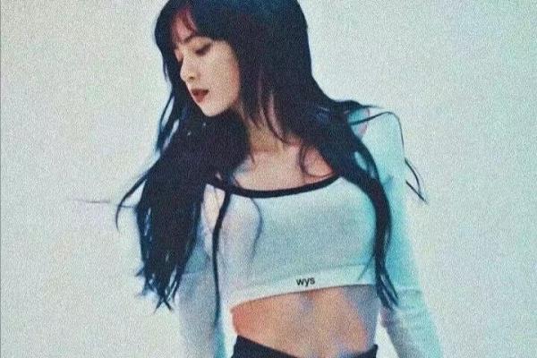 lisa凭什么能当上celine儿.
