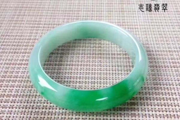 翡翠最好的品种是什么.