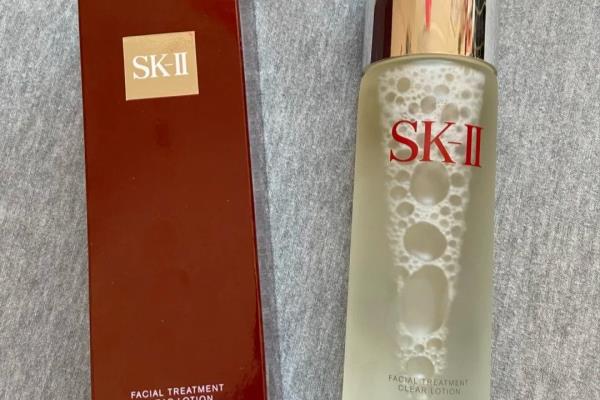 sk-ii清莹露为什么是黄色的.