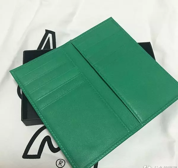 mcm包尺寸买大的好还是小的好(14)