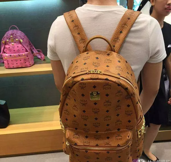 mcm包尺寸买大的好还是小的好(7)