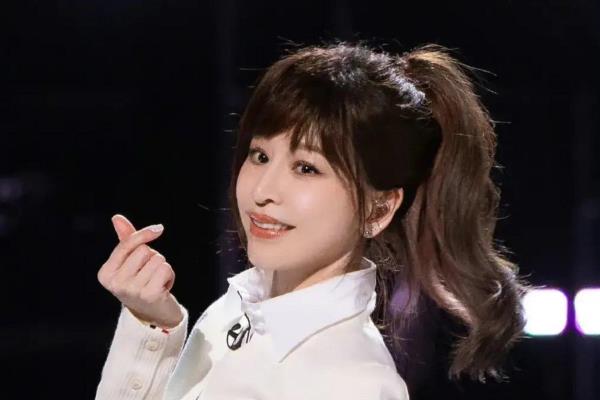 45岁以上的女人适合什么护肤品.