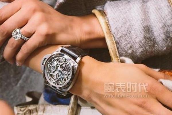 沛纳海手表究竟是戴左手还是右手.