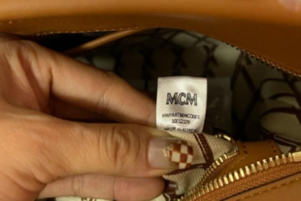 入手第一个奢侈品包包买mcm还是蔻驰