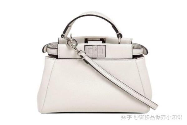 celine包包白色容易染色吗