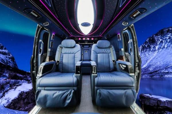 游艇蓝内饰的车都有什么.