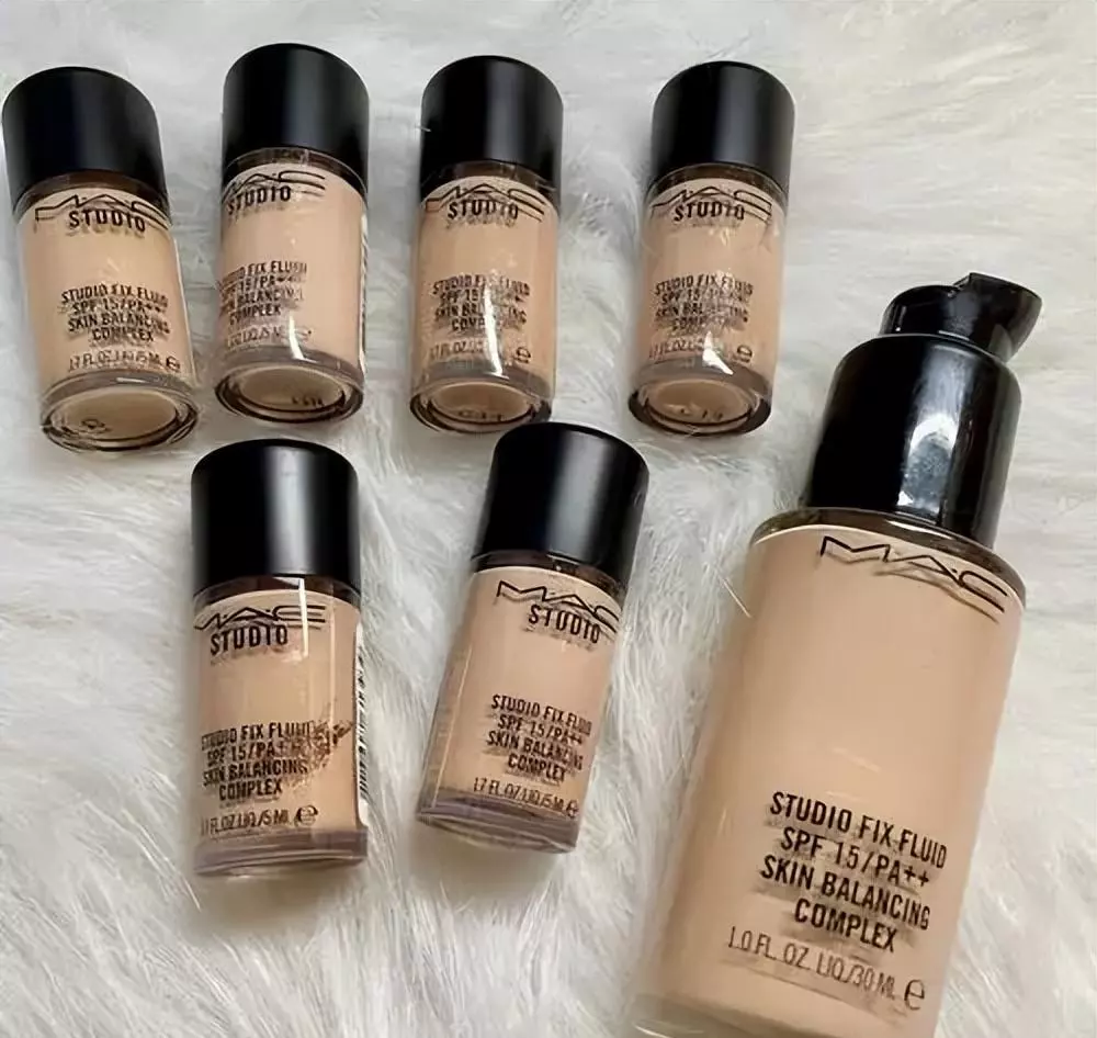 阿玛尼粉底液好还是雅诗兰黛的好(2)