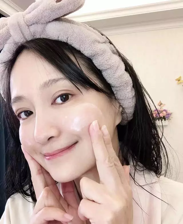 40岁到50岁用什么护肤品(1)