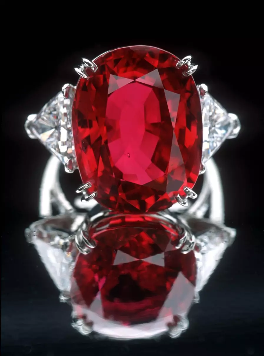 钻石与宝石哪一个值钱(1)