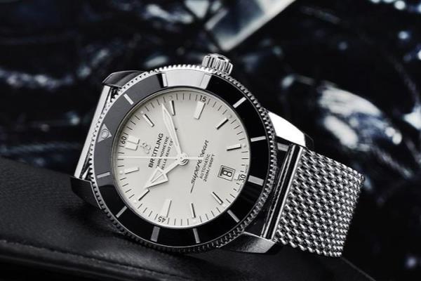 百年灵gf海洋文化黑色还是蓝色