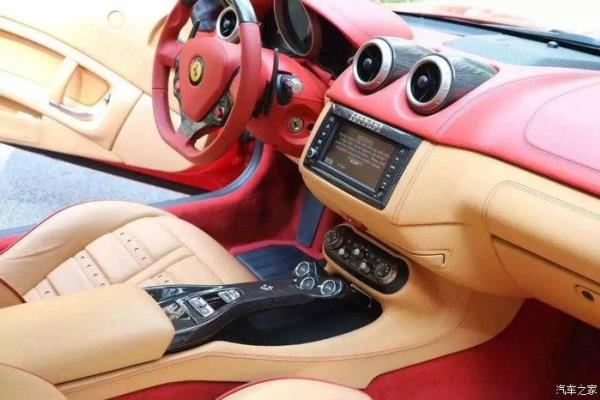 兰博基尼主要跟兰博基尼比谁的快.