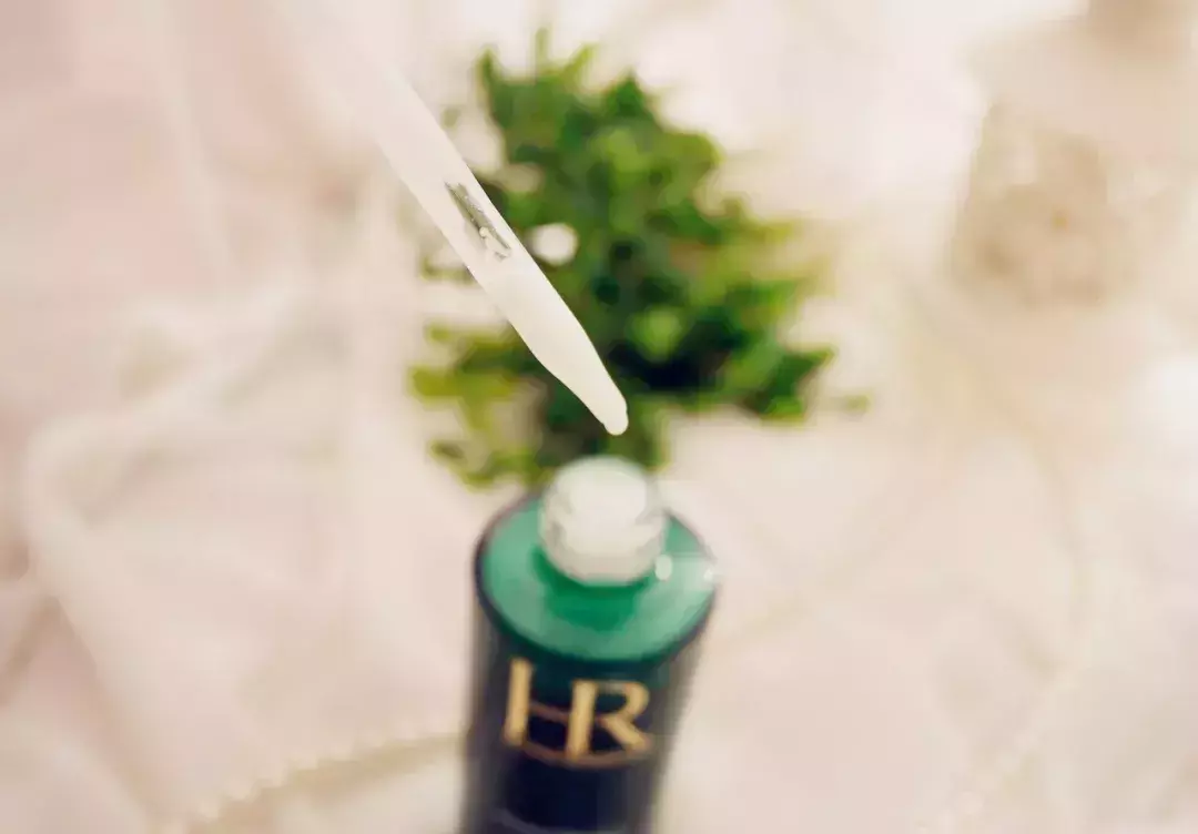 用了cpb玫瑰精油还要用精华吗(18)