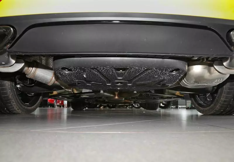 奔驰c260跑车好还是宝马Z4好(27)