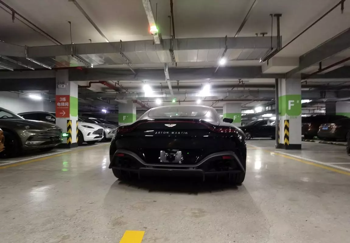 阿斯顿马丁04款coupe价格(3)