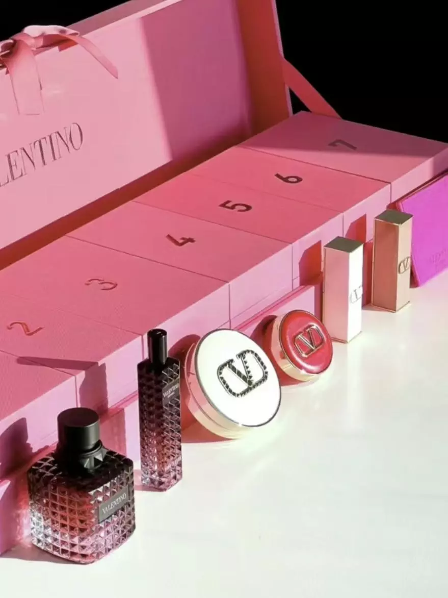 华伦天奴气垫不同颜色盒子的区别(12)