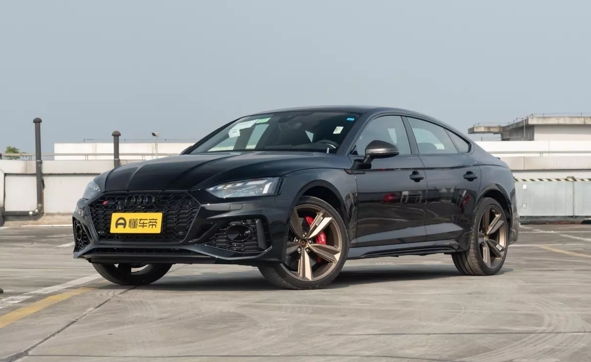 奥迪rs7最新价格2023款(1)