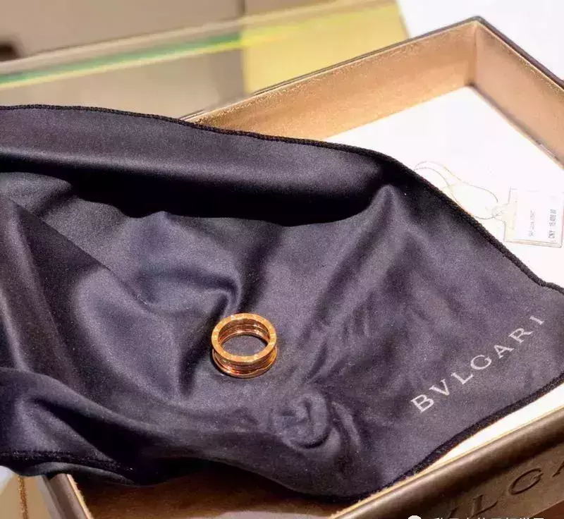 卡地亚白金满钻手镯价格(13)