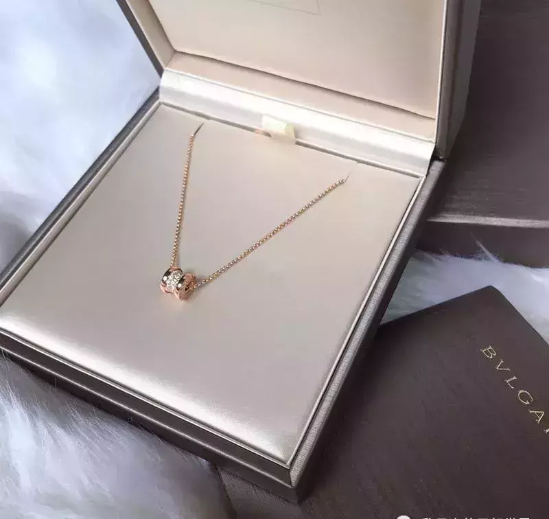 卡地亚白金满钻手镯价格(15)