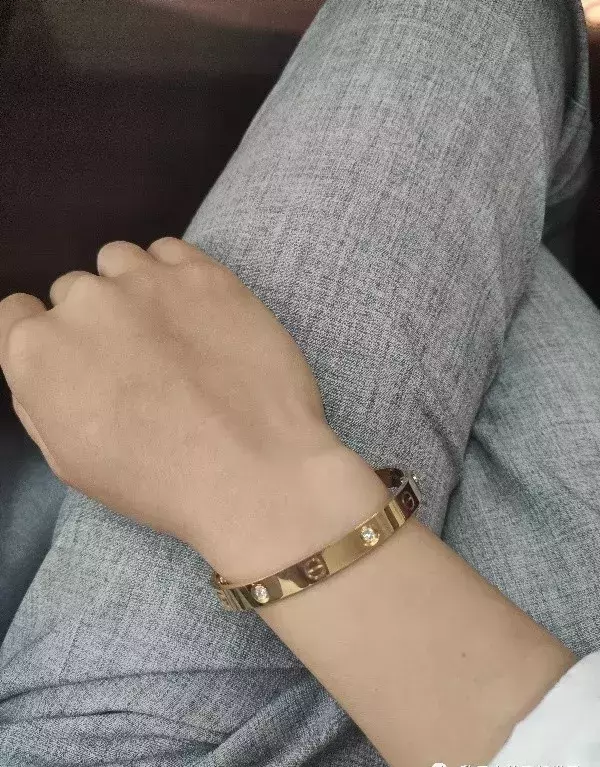 卡地亚白金满钻手镯价格(18)