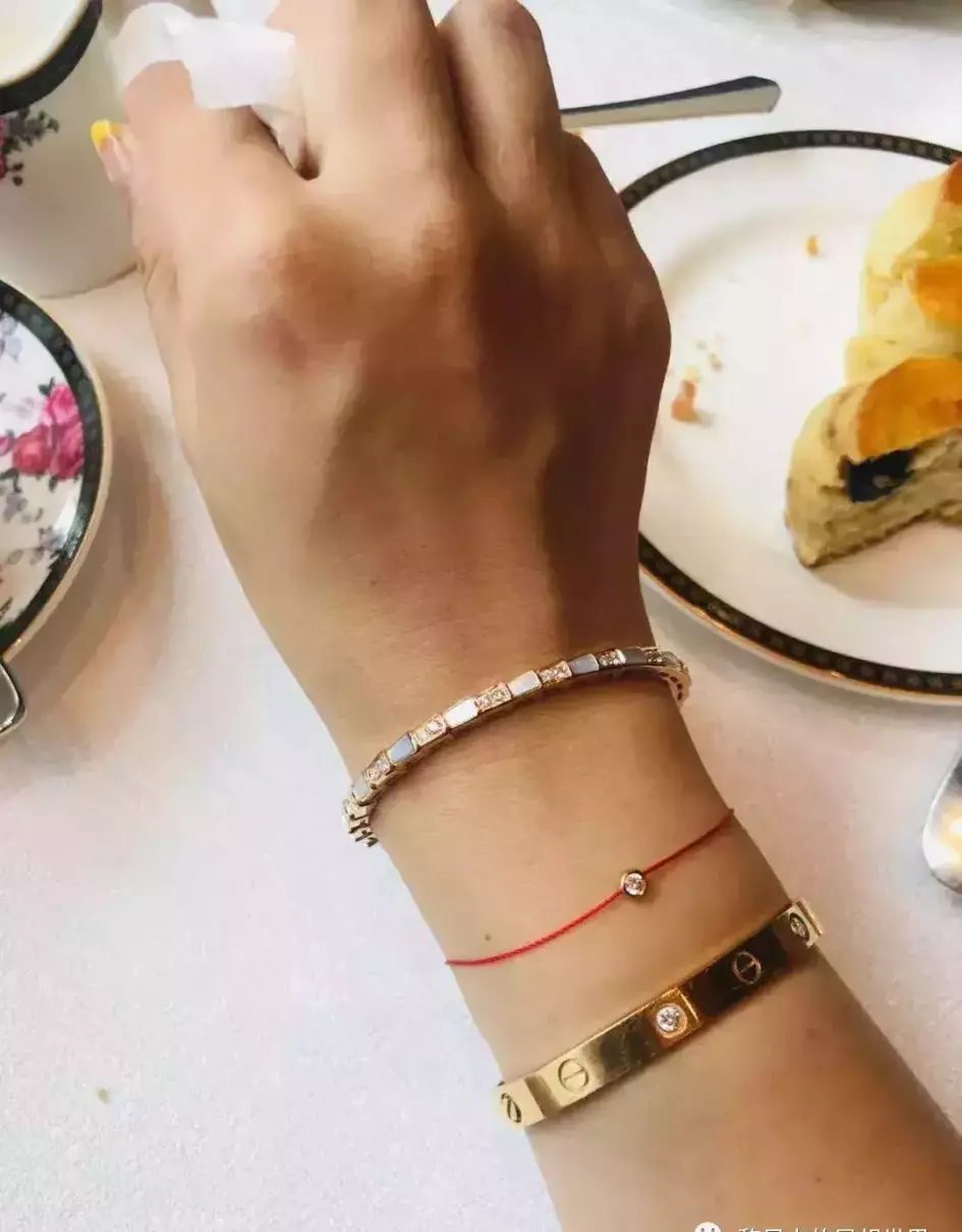 卡地亚白金满钻手镯价格(19)