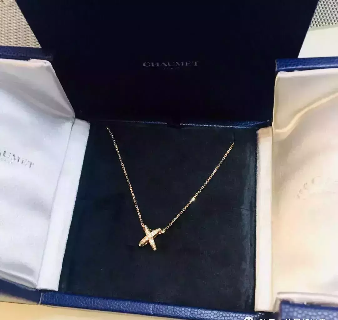 卡地亚白金满钻手镯价格(29)