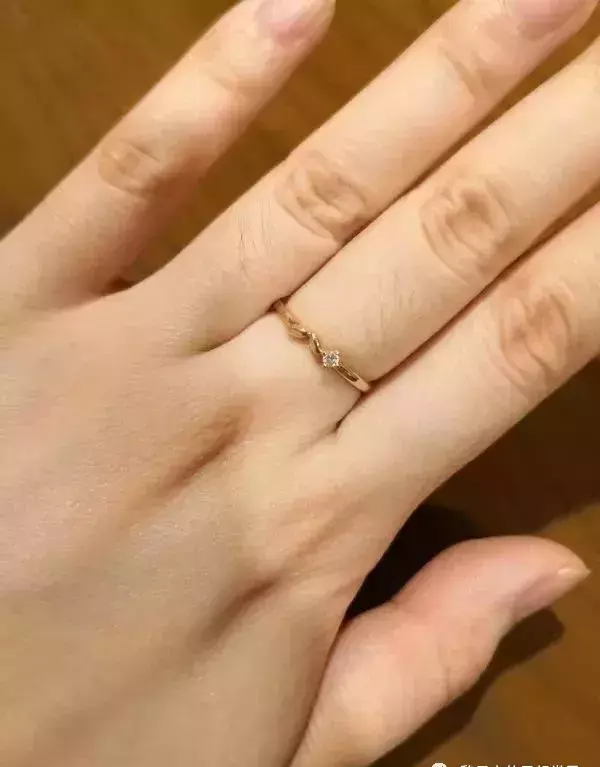 卡地亚白金满钻手镯价格(36)