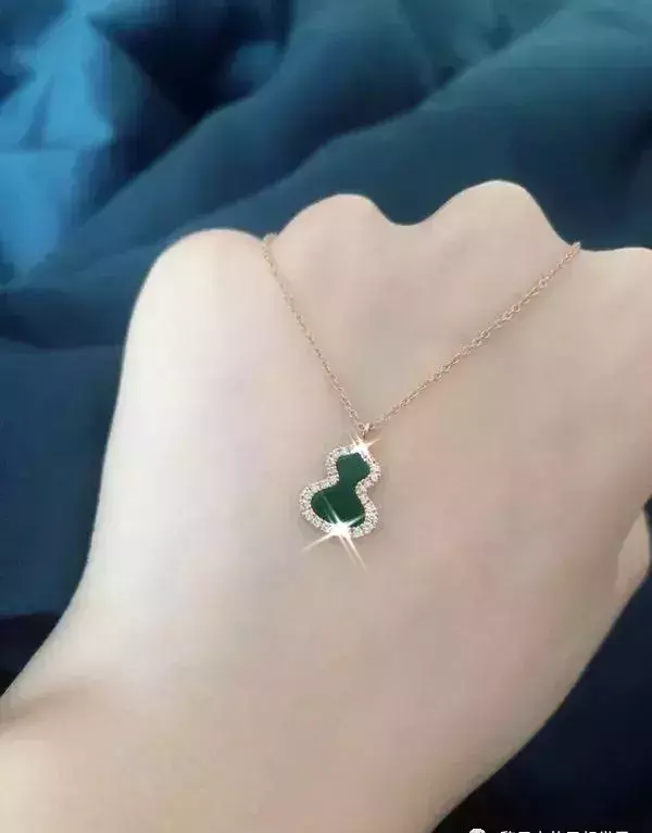 卡地亚白金满钻手镯价格(38)