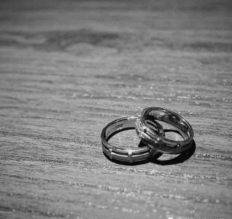 卡地亚白金满钻手镯价格(42)