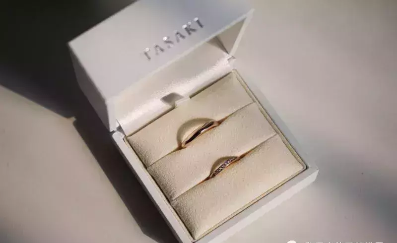 卡地亚白金满钻手镯价格(49)