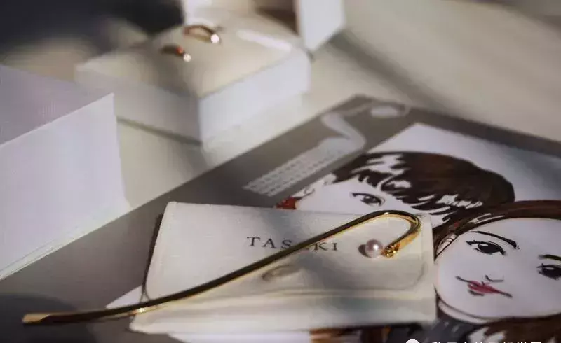 卡地亚白金满钻手镯价格(50)