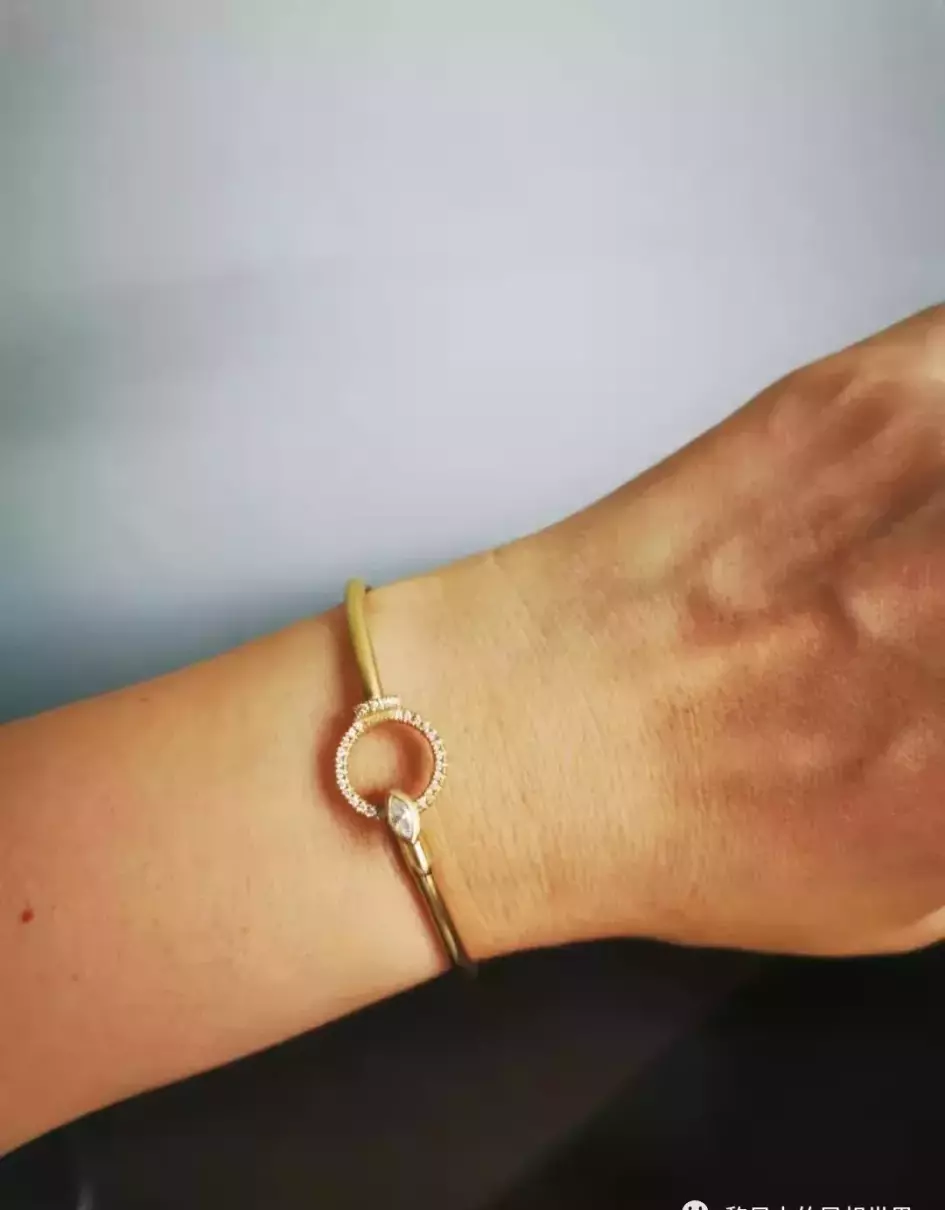 卡地亚白金满钻手镯价格(59)