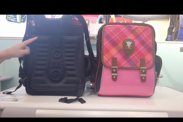 unme书包正品与仿品的差别