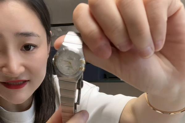 萧邦快乐钻石女表7颗钻